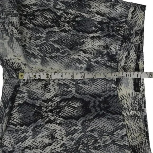Zara Faux Snakeskin Pants Ankle Trousers Gray White Size Small - Picture 15 of 16